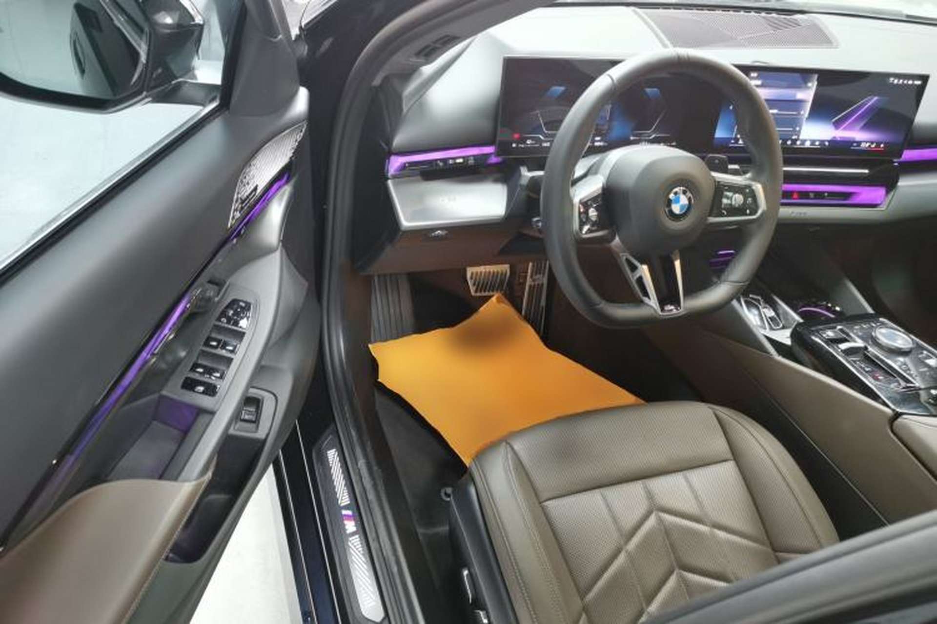 Used BMW 5 Series 2024 530Li Luxury Edition M Sport Package Driver Seat