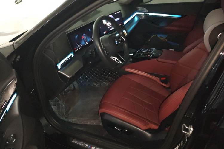 Used BMW 5 Series 2024 530Li Leading Model M Sport Package Driver Seat