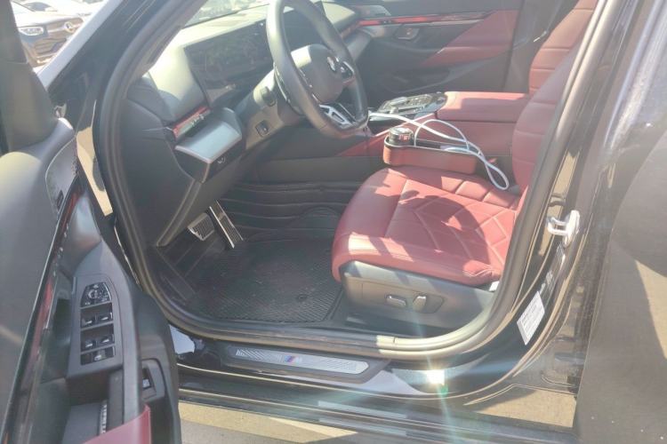 Used BMW 5 Series 2024 530Li Leading Model M Sport Package Driver Seat