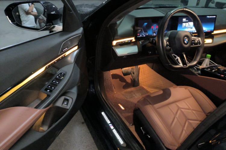 Used BMW 5 Series 2024 530Li Leading Model M Sport Package Driver Seat