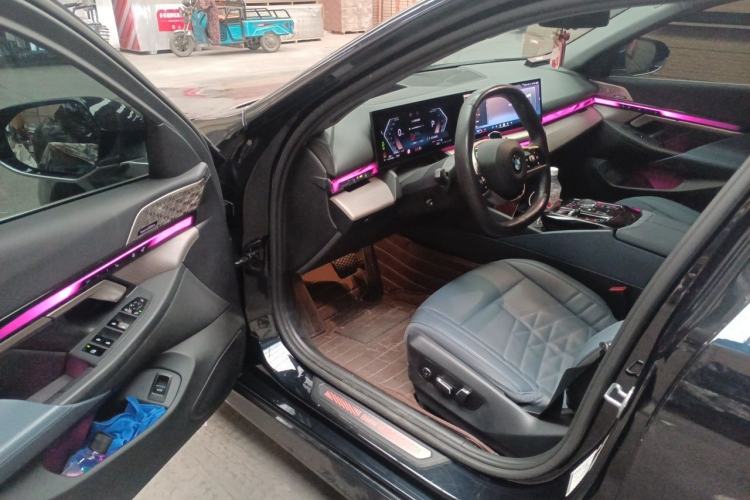 Used BMW 5 Series 2024 530Li Luxury Package Premium Edition Driver Seat
