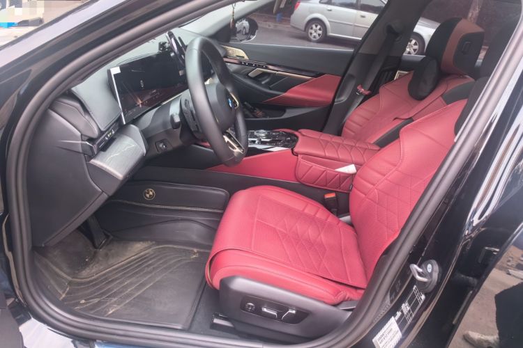 Used BMW 5 Series 2024 530Li Luxury Edition M Sport Package Driver Seat