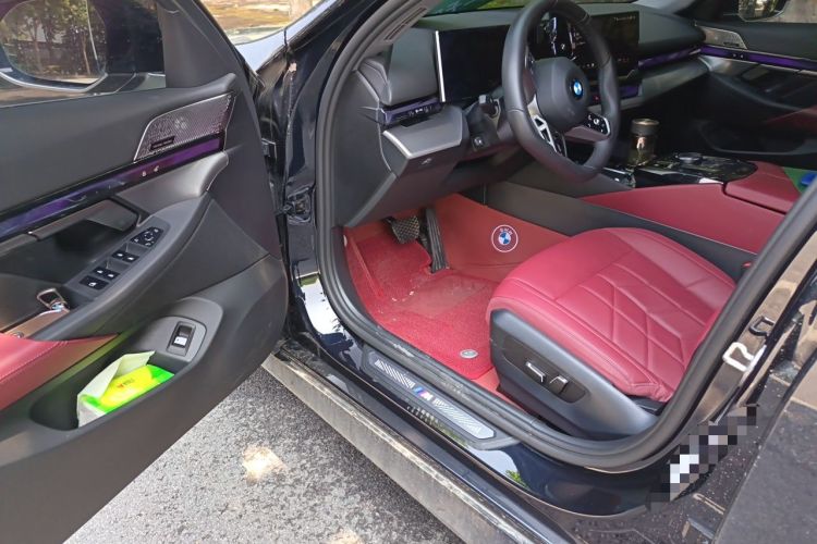 Used BMW 5 Series 2024 530Li Leading Model M Sport Package Driver Seat