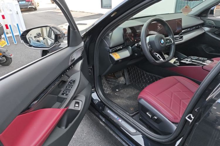 Used BMW 5 Series 2024 530Li Leading Model M Sport Package Driver Seat