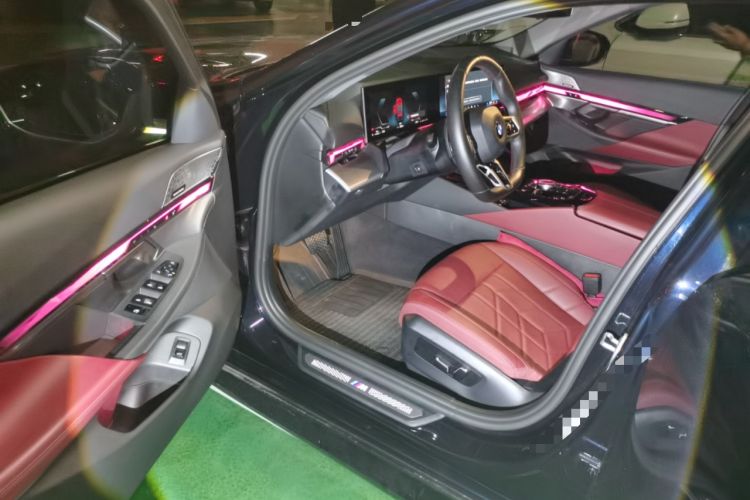 Used BMW 5 Series 2024 530Li Leading Model M Sport Package Driver Seat
