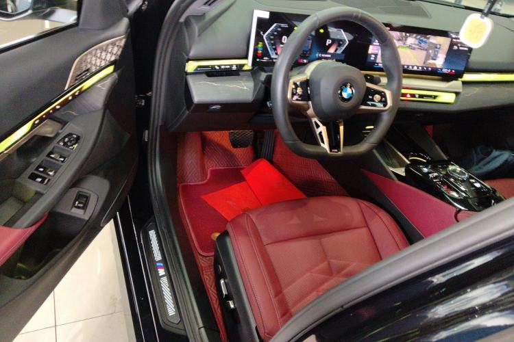 Used BMW 5 Series 2024 530Li Luxury Edition M Sport Package Driver Seat