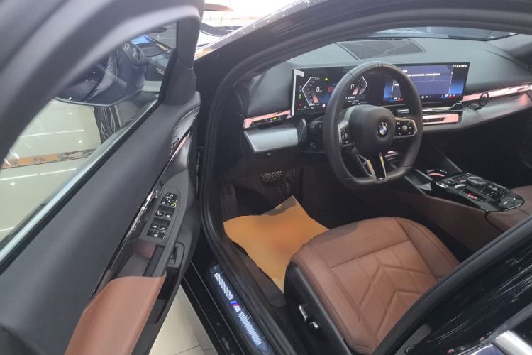Used BMW 5 Series 2024 530Li Leading Model M Sport Package Driver Seat