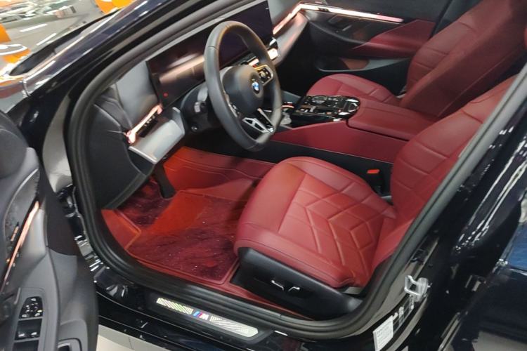 Used BMW 5 Series 2024 530Li Leading Model M Sport Package Driver Seat