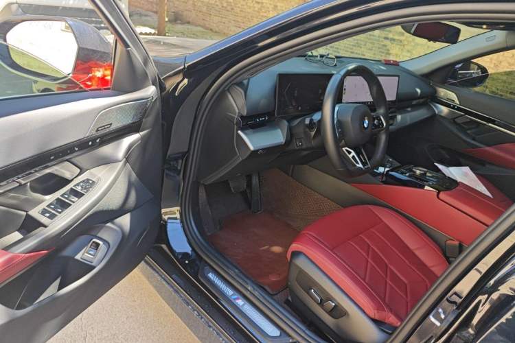 Used BMW 5 Series 2024 525Li M Sport Package Driver Seat