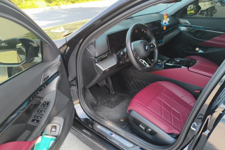 Used BMW 5 Series 2024 530Li Leading Model M Sport Package Driver Seat