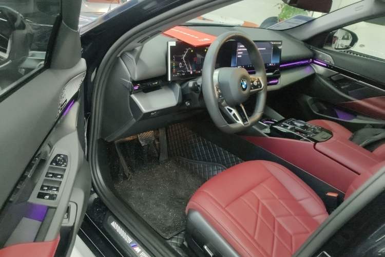 Used BMW 5 Series 2024 525Li M Sport Package Driver Seat