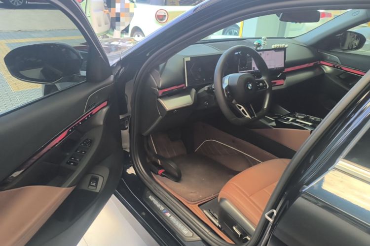 Used BMW 5 Series 2024 530Li Leading Model M Sport Package Driver Seat