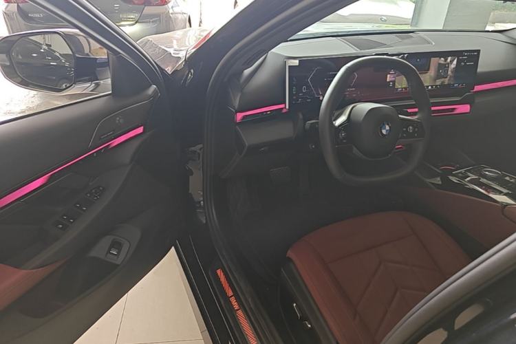 Used BMW 5 Series 2024 530Li Leading Luxury Package Driver Seat