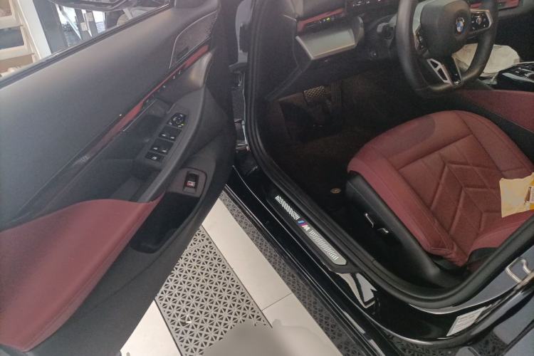 Used BMW 5 Series 2024 530Li Leading Model M Sport Package Driver Seat