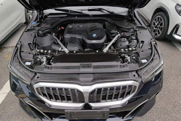 Used BMW 5 Series 2024 530Li Luxury Edition M Sport Package Engine Bay