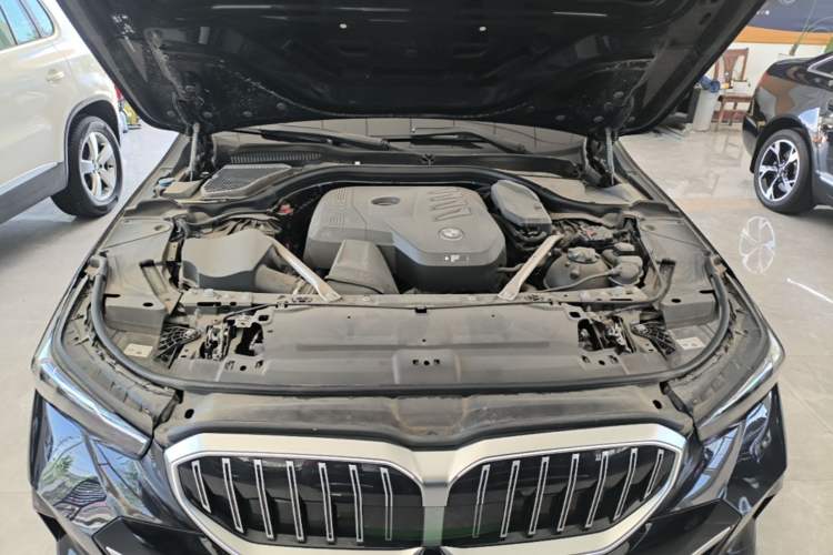 Used BMW 5 Series 2024 525Li M Sport Package Engine Bay