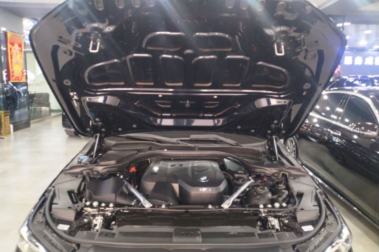 Used BMW 5 Series 2024 525Li M Sport Package Engine Bay