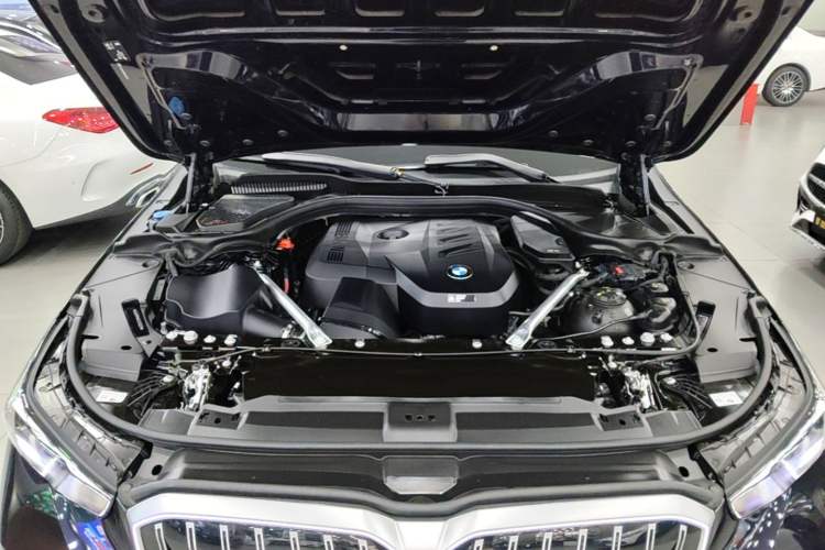 Used BMW 5 Series 2024 530Li Luxury Edition M Sport Package Engine Bay
