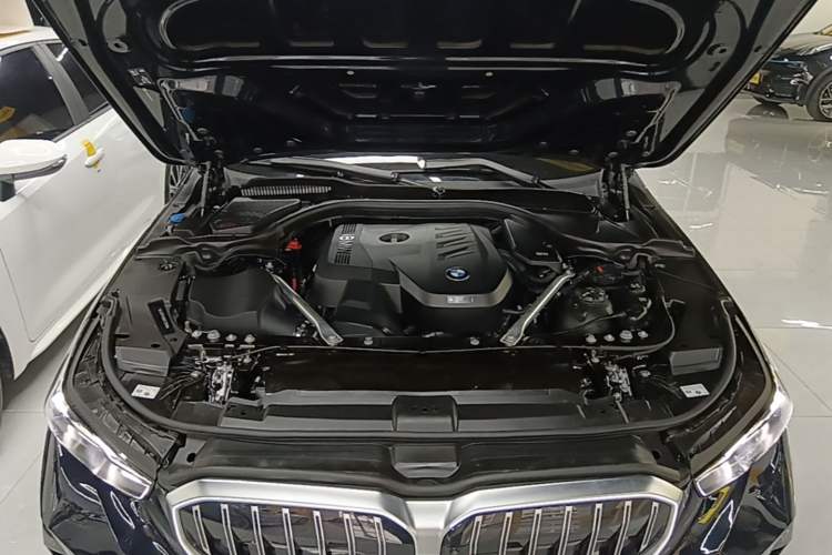Used BMW 5 Series 2024 530Li Leading Model M Sport Package Engine Bay