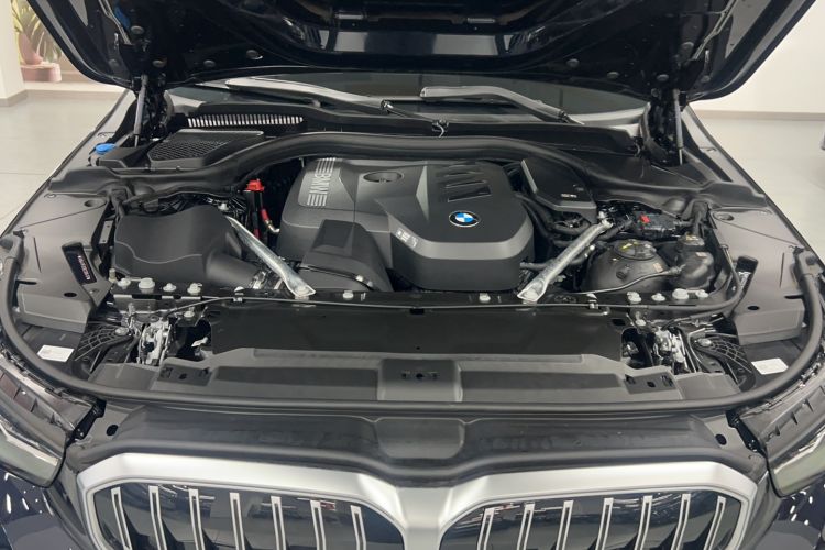 Used BMW 5 Series 2024 525i M Sport Package Engine Bay