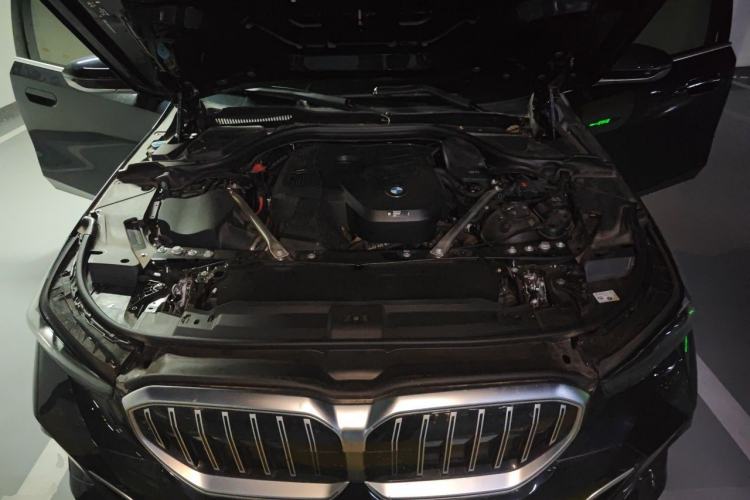 Used BMW 5 Series 2024 525Li M Sport Package Engine Bay