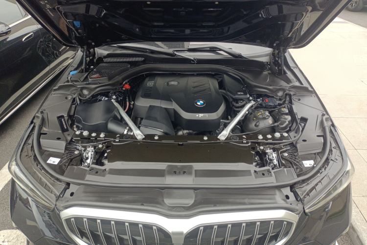 Used BMW 5 Series 2024 525Li M Sport Package Engine Bay