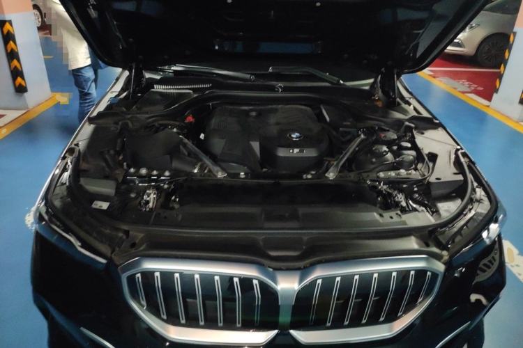 Used BMW 5 Series 2024 525Li M Sport Package Engine Bay
