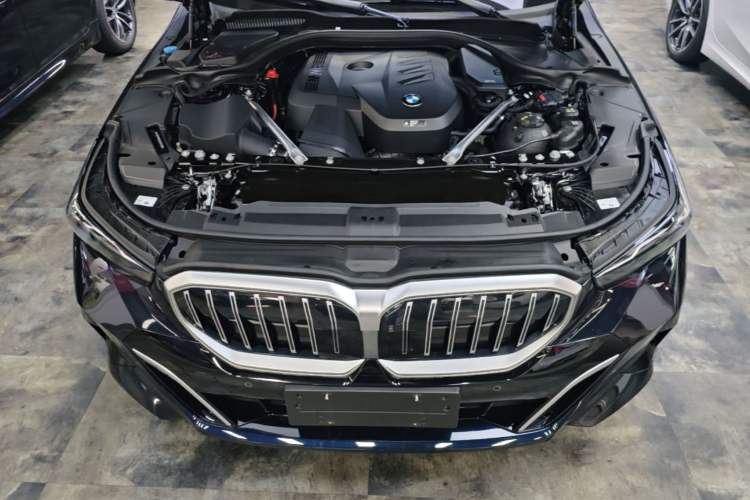 Used BMW 5 Series 2024 530Li Leading Model M Sport Package Engine Bay