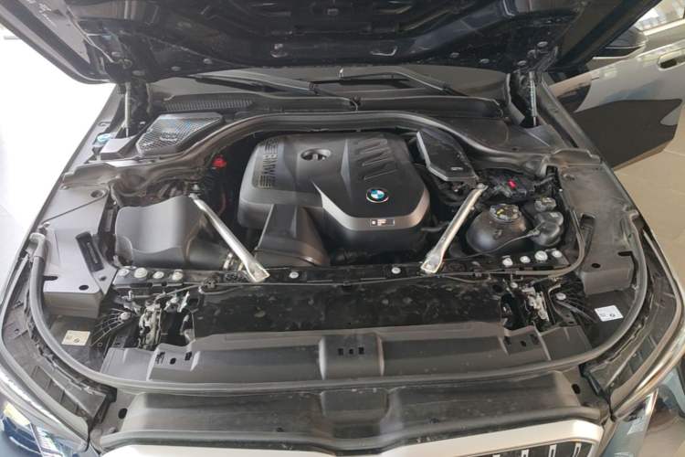 Used BMW 5 Series 2024 525Li M Sport Package Engine Bay