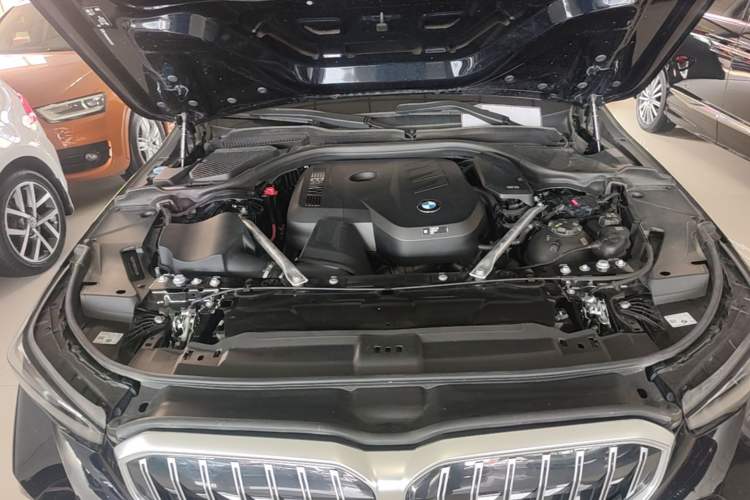 Used BMW 5 Series 2024 530Li Luxury Edition M Sport Package Engine Bay