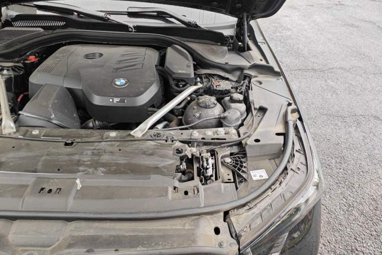 Used BMW 5 Series 2024 525Li M Sport Package Engine Bay Left