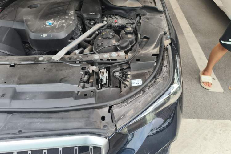 Used BMW 5 Series 2024 530Li Luxury Edition M Sport Package Engine Bay Left