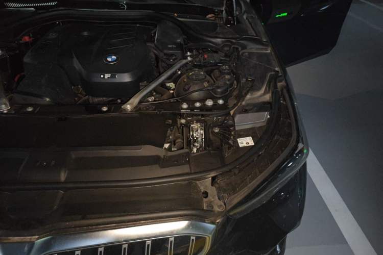 Used BMW 5 Series 2024 525Li M Sport Package Engine Bay Left