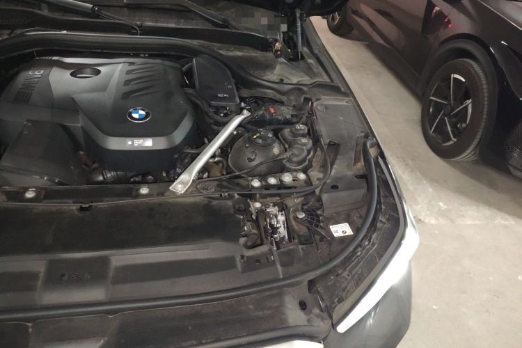 Used BMW 5 Series 2024 530Li Leading Model M Sport Package Engine Bay Left
