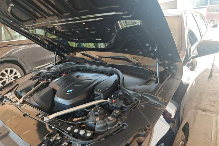 Used BMW 5 Series 2024 530Li Luxury Edition M Sport Package Engine Bay Left
