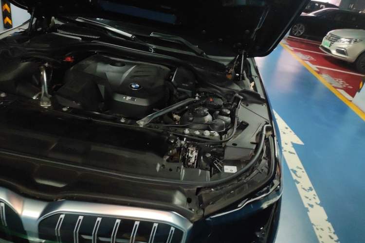 Used BMW 5 Series 2024 525Li M Sport Package Engine Bay Left