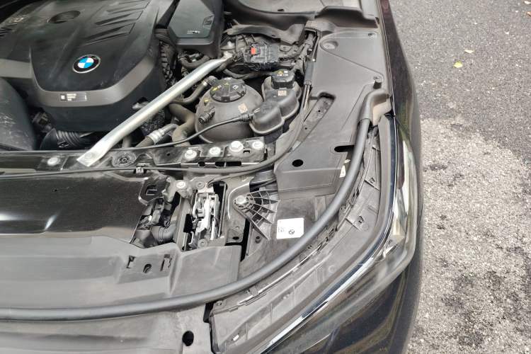 Used BMW 5 Series 2024 530Li Leading Model M Sport Package Engine Bay Left