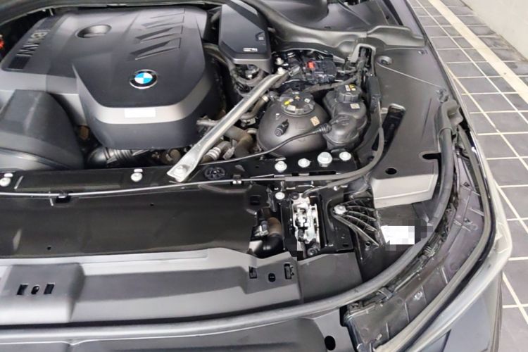 Used BMW 5 Series 2024 530Li Leading Model M Sport Package Engine Bay Left
