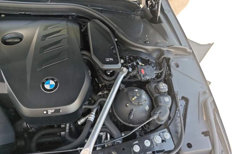 Used BMW 5 Series 2024 530Li Leading Model M Sport Package Engine Bay Left