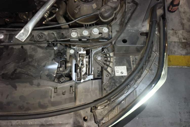 Used BMW 5 Series 2024 530Li Leading Model M Sport Package Engine Bay Left
