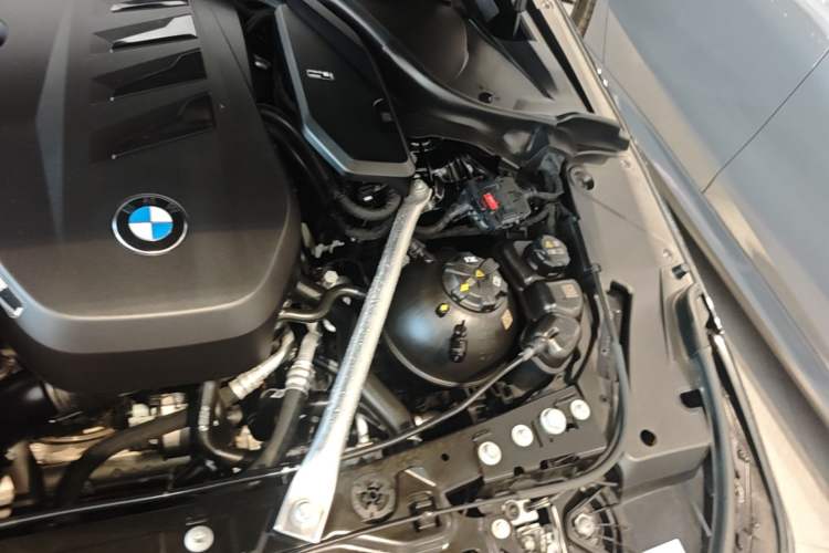 Used BMW 5 Series 2024 530Li Leading Luxury Package Engine Bay Left