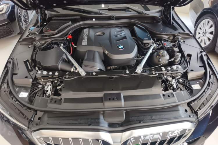 Used BMW 5 Series 2024 525i M Sport Package Engine Bay