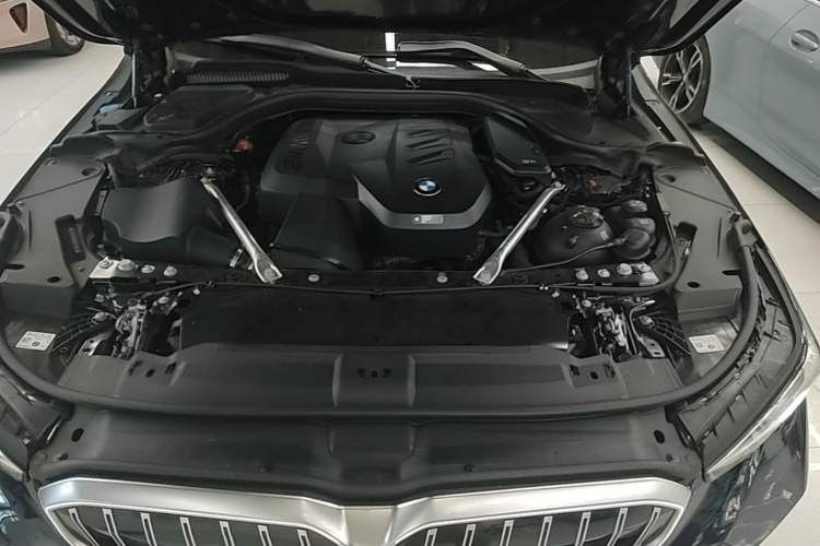 Used BMW 5 Series 2024 530Li Leading Model M Sport Package Engine Bay