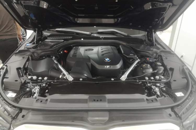 Used BMW 5 Series 2024 525Li M Sport Package Engine Bay