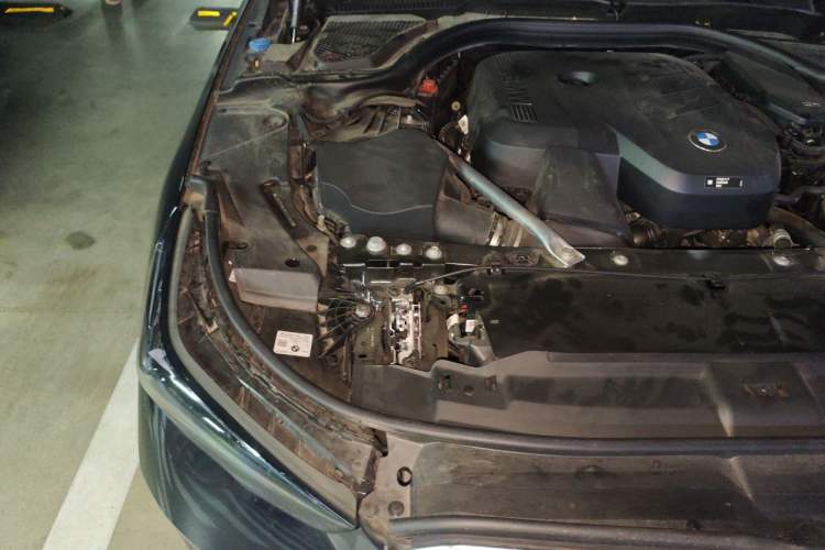 Used BMW 5 Series 2024 525Li Luxury Package Engine Bay Right