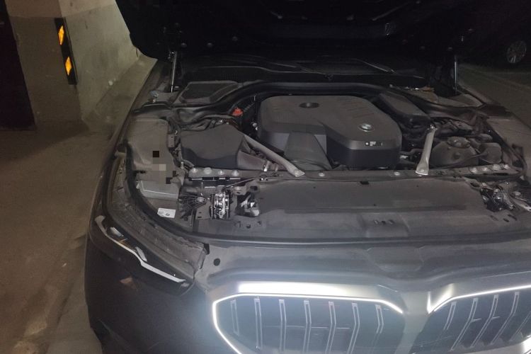 Used BMW 5 Series 2024 525Li M Sport Package Engine Bay Right