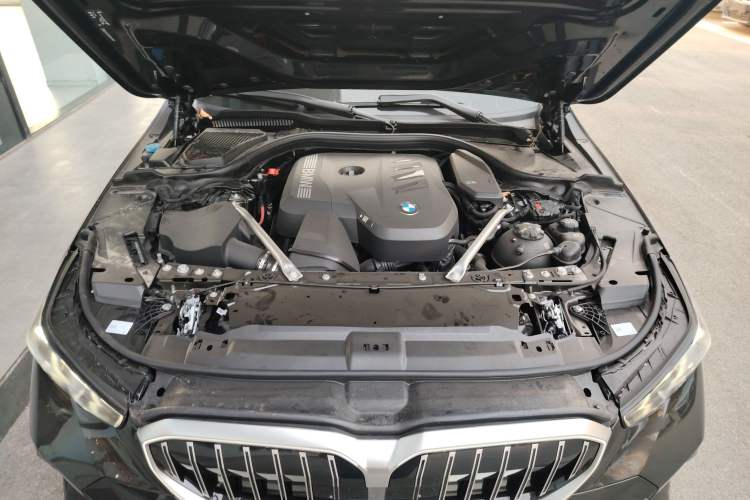 Used BMW 5 Series 2024 525i M Sport Package Engine Bay