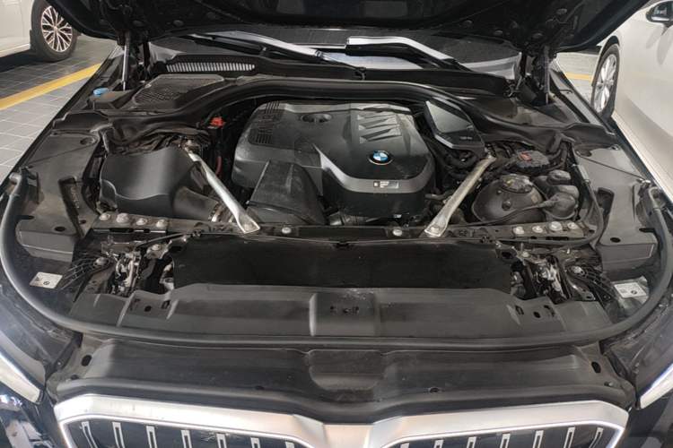Used BMW 5 Series 2024 530Li Leading Model M Sport Package Engine Bay
