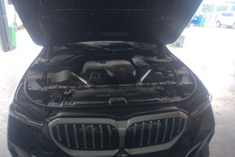 Used BMW 5 Series 2024 525Li M Sport Package Engine Bay