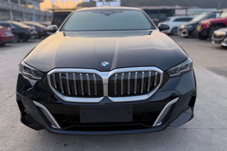 Used BMW 5 Series 2024 530Li Luxury Edition M Sport Package Exterior 1